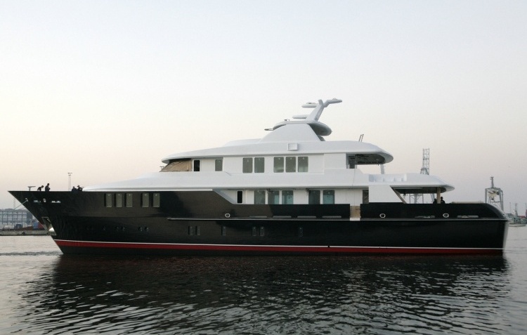 amante yacht owner